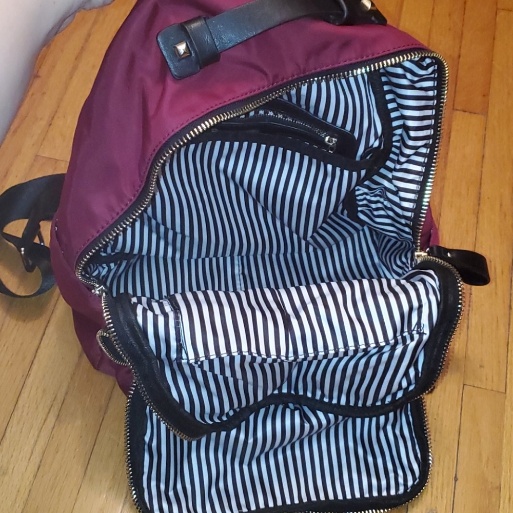 Backpack 🎒 - Picture 5 of 12